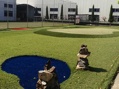 Césped sintético para búnkers y lagos de golf