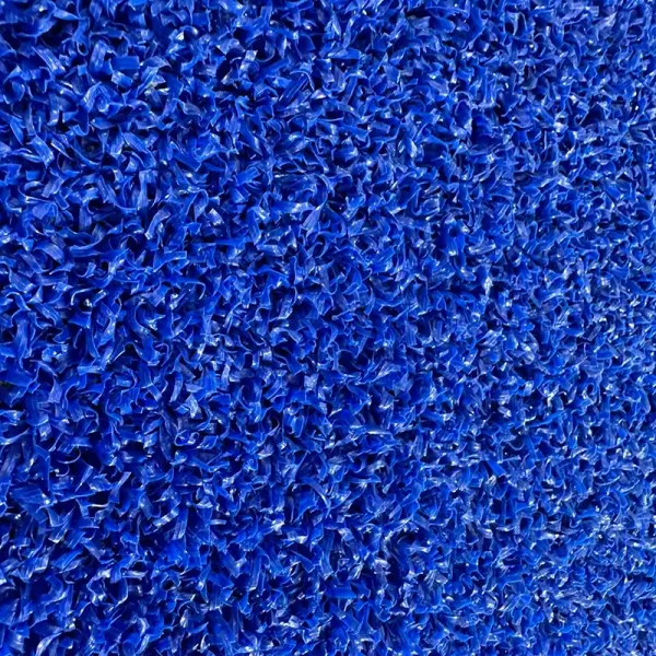 Búnker sintético y zonas de agua
